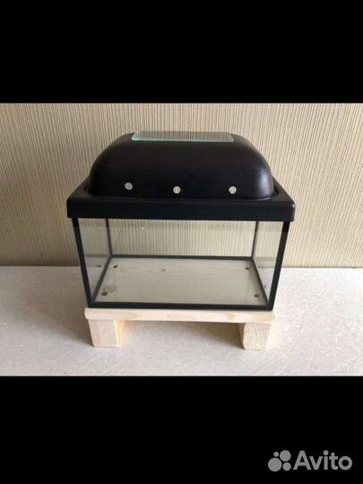 Аквариумы 5 и 10 литров +куча атрибутов