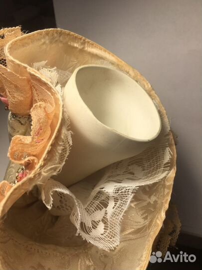 Кукла фарфоровая