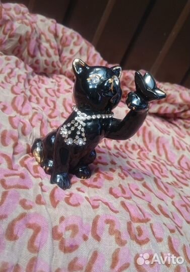 Статуэтки кошки из личной коллекции