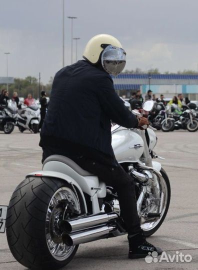 Suzuki boulevard m109r