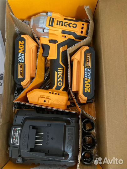 Аккумуляторный ударный гайковерт