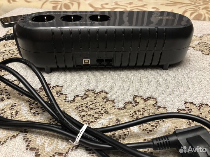 Источник бесперебойного питания Powercom WOW-700U