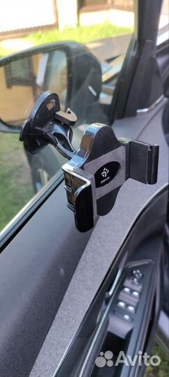 Автомобильный держатель для телефона