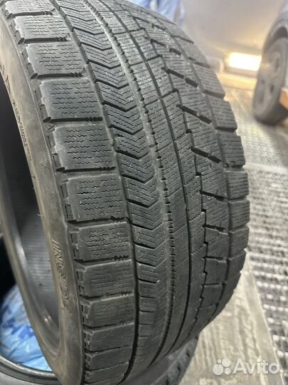 Bridgestone Blizzak VRX 225/45 R17 и 245/40 R17