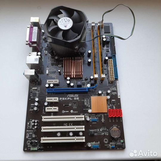 Материнская плата с процессором и памятью