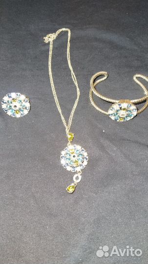 Набор бижутерии Avon