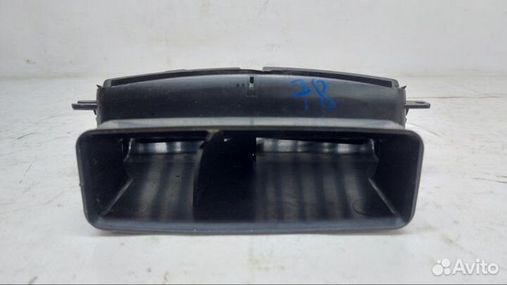 Дефлектор задний Nissan Armada 5.6 2010