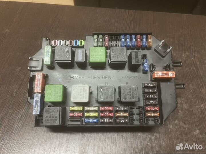 Блок предохранителей Mercedes W216 W221