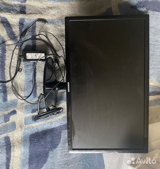 Монитор Samsung s24d300h