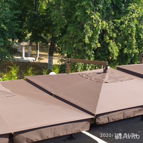 Уличный зонт для кафе