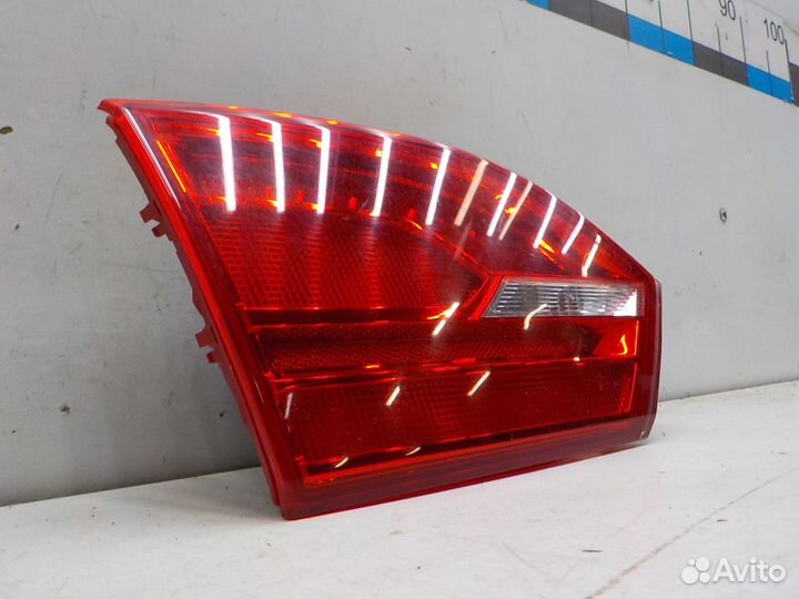 Фонарь задний левый внутренний на Volkswagen Jetta