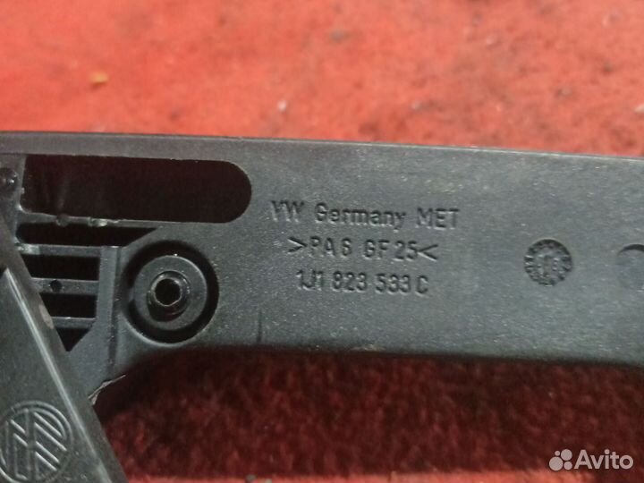 Ручка открывания капота passat б6