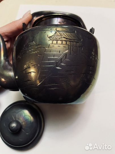 Серебряный чайник