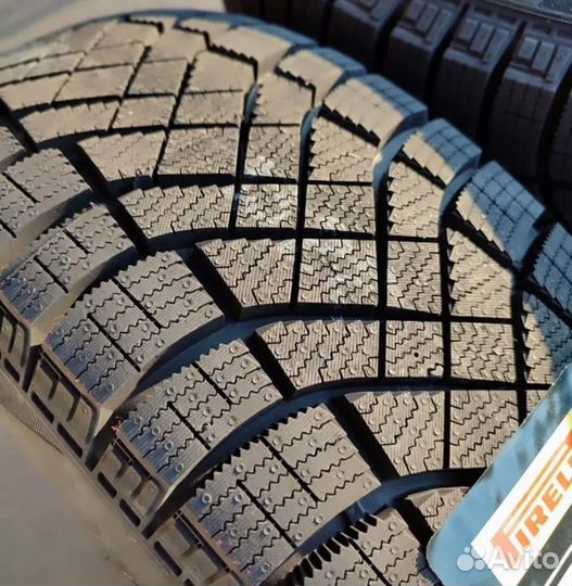 Pirelli Ice Zero FR 195/65 R15