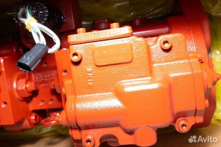 Гидравлический цилиндр Hitachi zx370mth