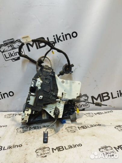 Замок двери передний правый Mercedes S-Class W221