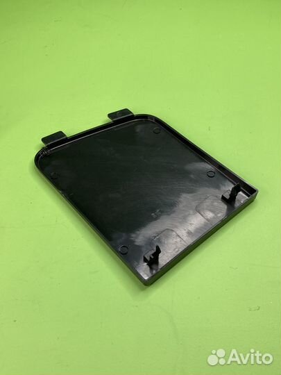 Заглушка бампера переднего правая верхняя \Volvo F