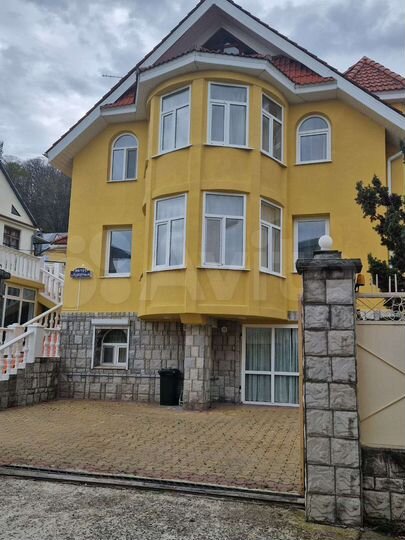 Дом 280 м² на участке 5,4 сот.