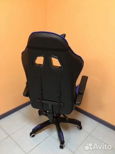 Компьютерное игровое кресло геймерское с массажем