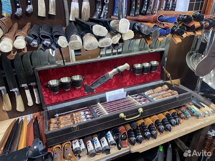 Шашлычный подарочный набор шампуров в чемодане