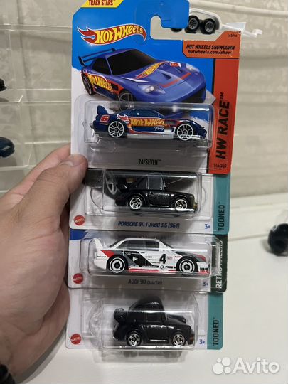 Mini gt hot wheels matchbox 1:64