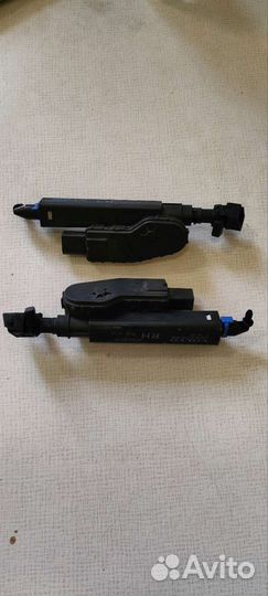 Стеклоомыватель фары Volvo XC70 30663580