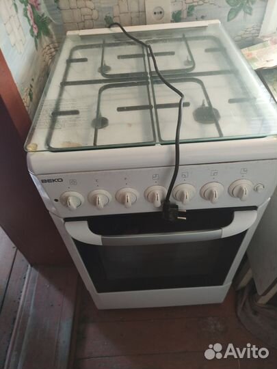Газовая плита с электрической духовкой