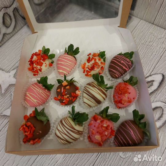 Коробочка клубники в шоколаде