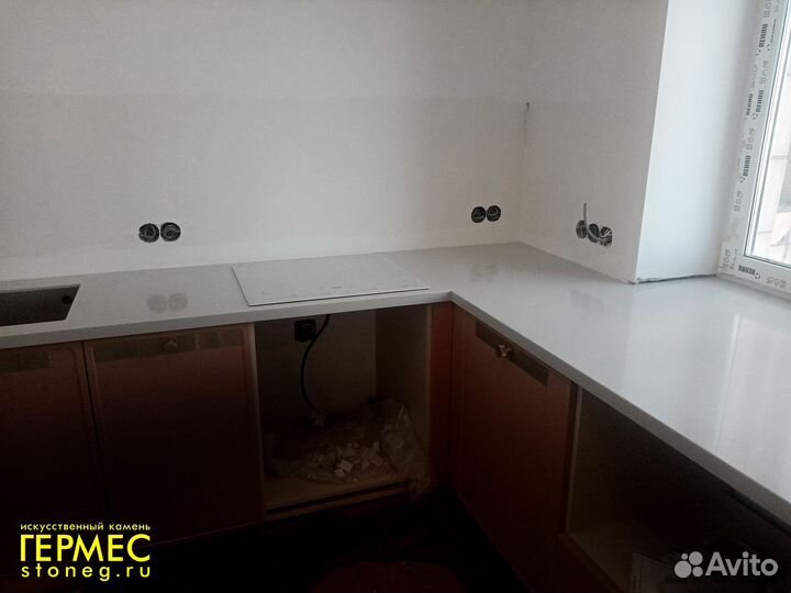 Подоконник Cтолешница из иск камня Hi-Macs m2