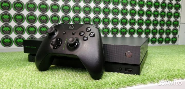 Приставка Xbox One X Scorpio Edition, б/у