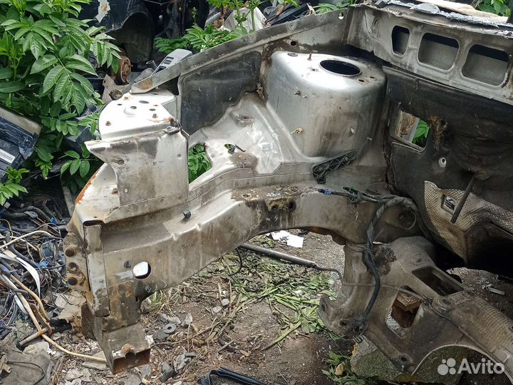 Chrysler voyager dodge caravan кузов частями