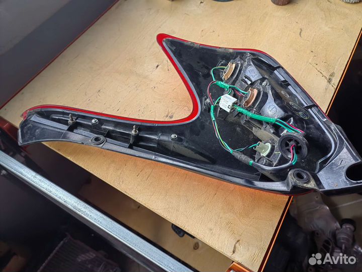 Фонарь Nissan Juke левый с 2010