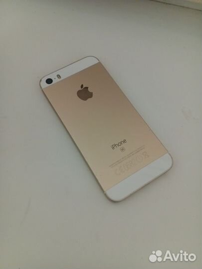 iPhone SE, 32 ГБ