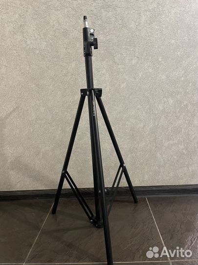 Штатив треного, В хорошем состоянии. 178 см