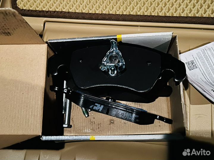 Тормозные колодки Перед Audi A4 2010г