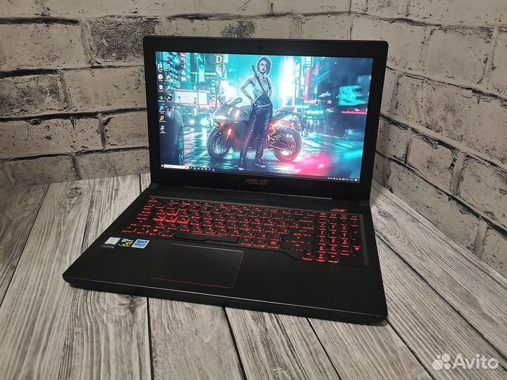 Игровой ноутбук Asus Gtx 1050/Core i5/SSD