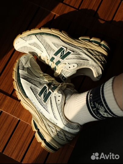 Кроссовки New Balance 1906r