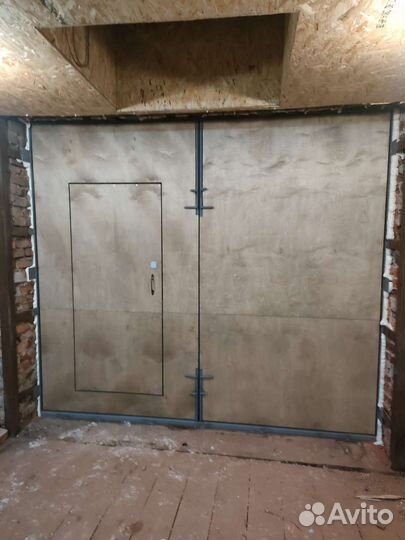 Ворота гаражные металлические