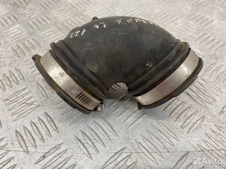 Б/У трубка воздухозаборника (патрубок, шланг)