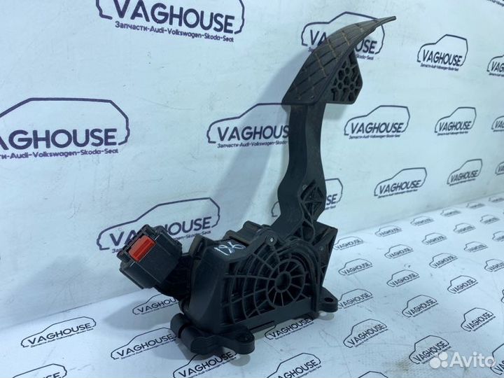 Педаль газа Skoda Rapid 1.6 CWV 2018