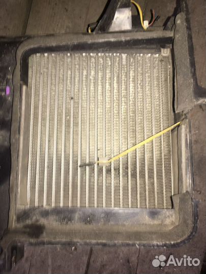 Радиатор кондиционера салонный Volvo s40 2.0