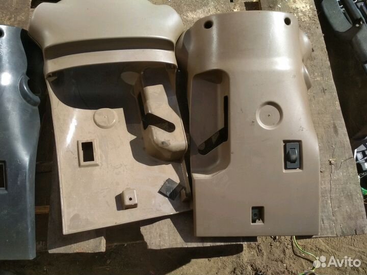 Продам пластмассу на рулевую колонку на саманд