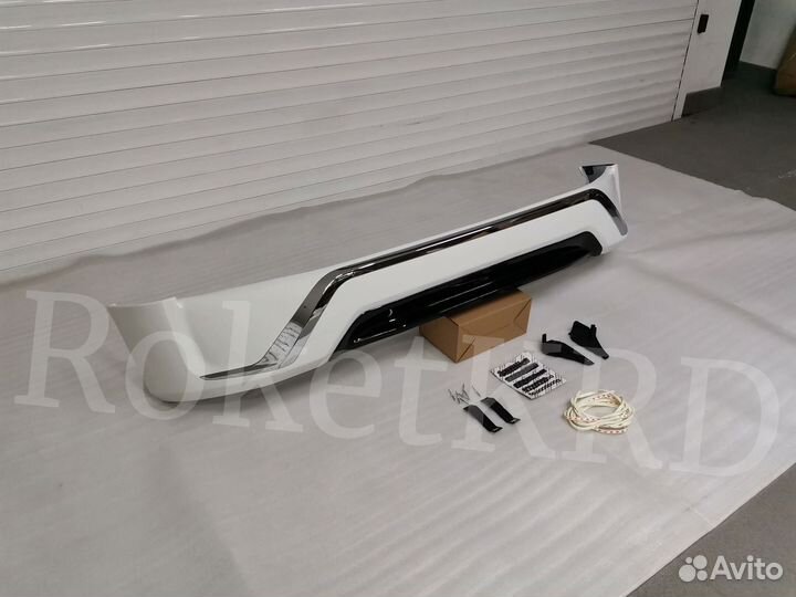 Обвес Toyota Land Cruiser 200 Executive белая