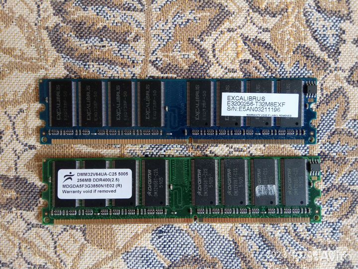 Два модуля памяти DDR по 256 MB, цена за обе
