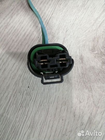 Штекер разъём вентилятора охлаждения Renault logan