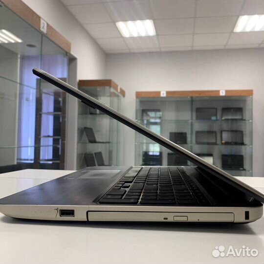 Ноутбук Dell (Core i3-3th/ 6gb ram/ Radeon 7670M)