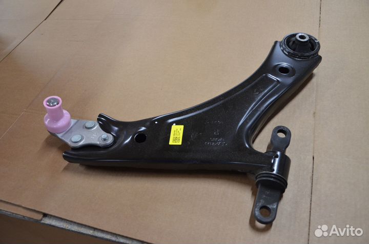 Рычаг правый Kia Sorento 4 54501-P2000 новый ориги