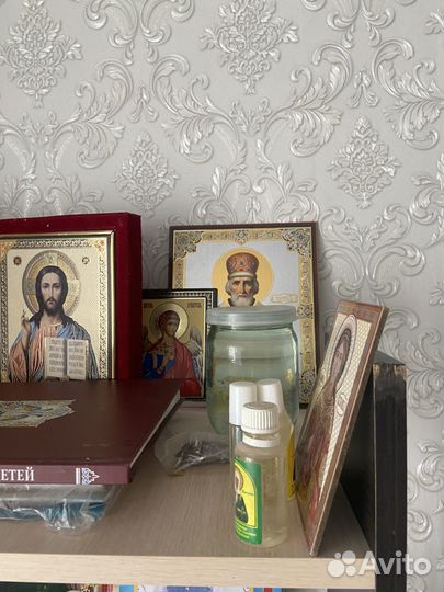 Стеллаж для гостинной