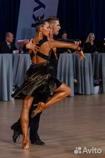 Костюмы для спортивных бальных танцев