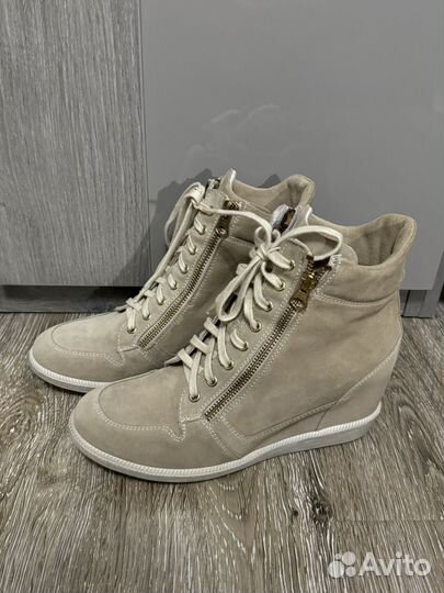 Кроссовки сникерсы 38 размер